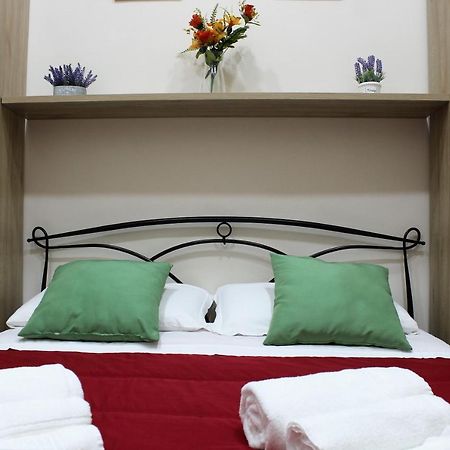Essenza Di Napoli Bed & Breakfast Bagian luar foto