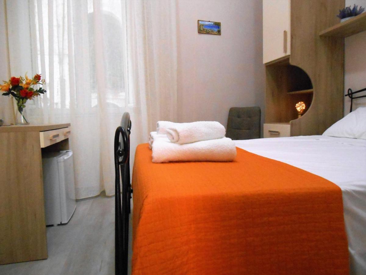 Essenza Di Napoli Bed & Breakfast Bagian luar foto
